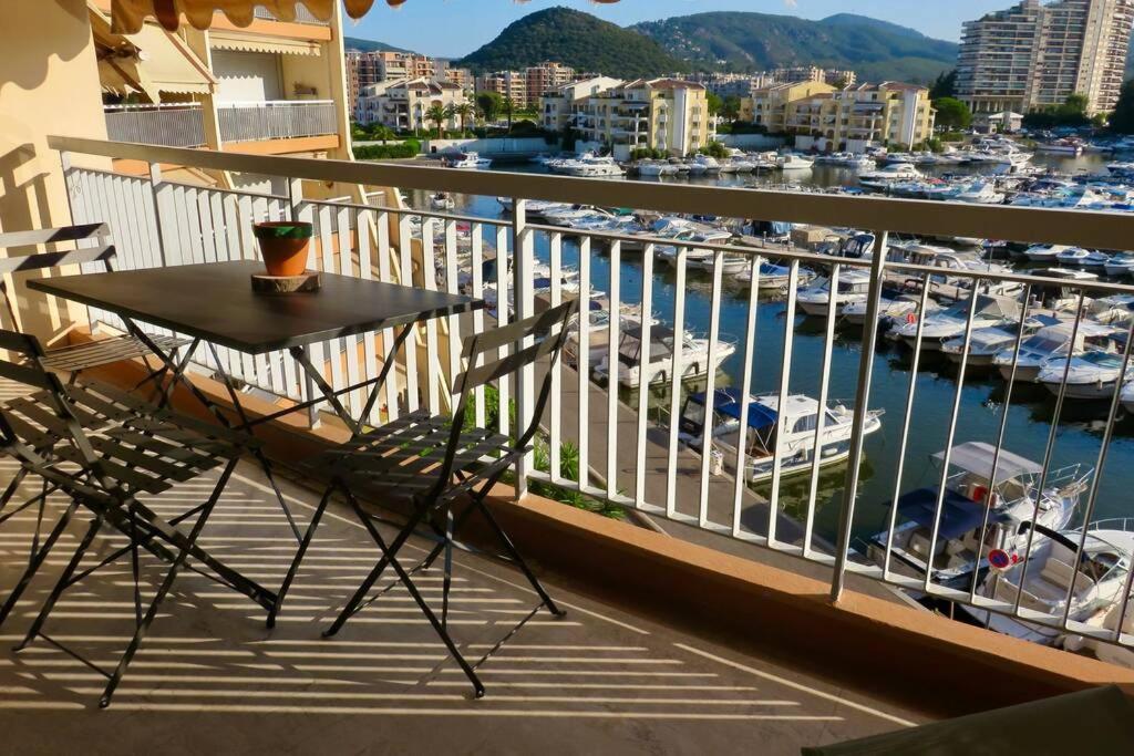 Appartement Lumineux 6 Places Avec Vue Sur Marina Mandelieu-la-Napoule Exterior foto