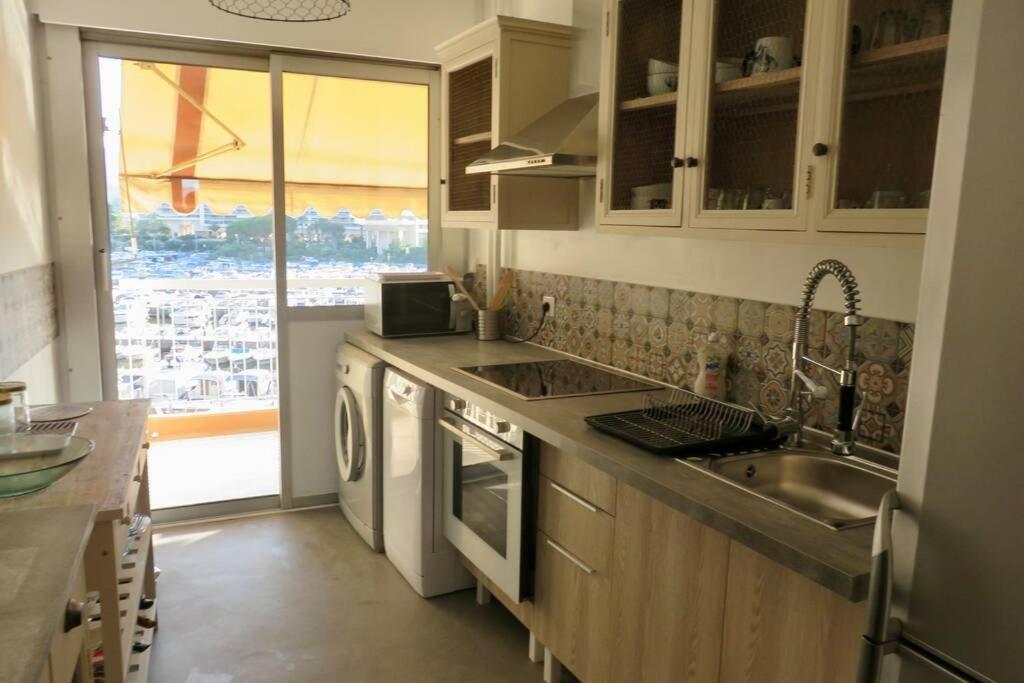Appartement Lumineux 6 Places Avec Vue Sur Marina Mandelieu-la-Napoule Exterior foto