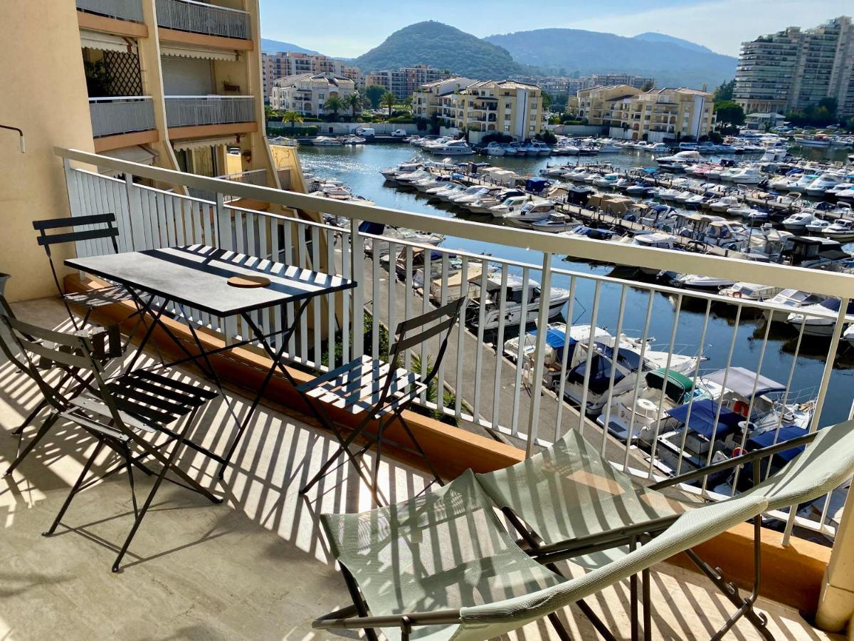 Appartement Lumineux 6 Places Avec Vue Sur Marina Mandelieu-la-Napoule Exterior foto